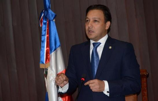 Abel Martínez anuncia que eliminará barrilito de los diputados