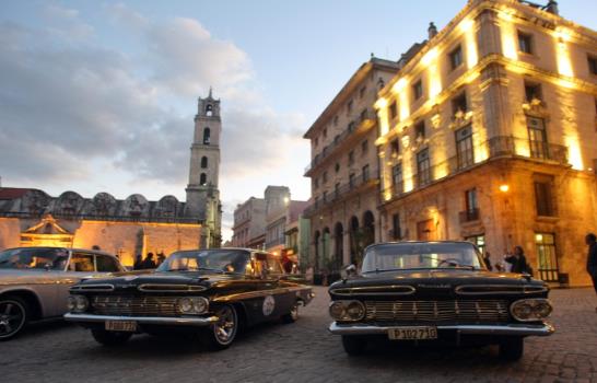 Presentan en Cuba Autos y Arquitectura, diálogo de dos símbolos de La Habana