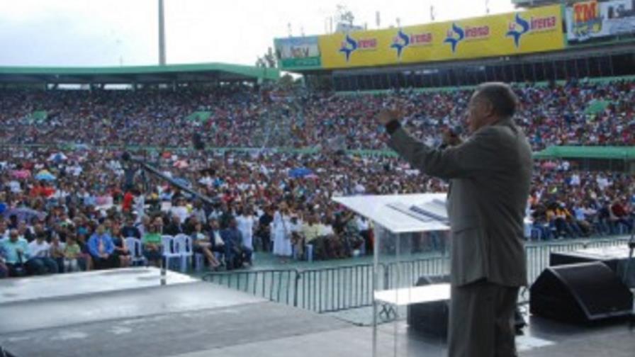 Pastor Ezequiel Molina: se debe permitir el aborto cuando la vida de la mujer está en riesgo