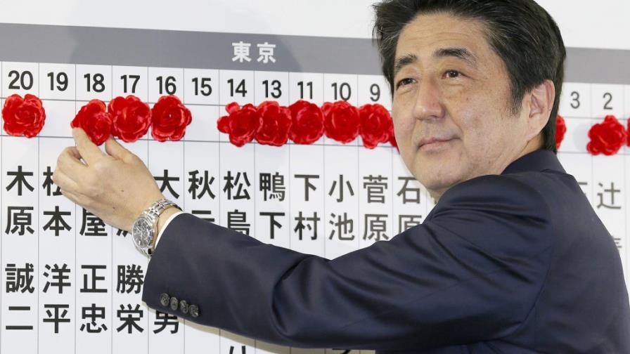 El partido gobernante japonés gana las elecciones
