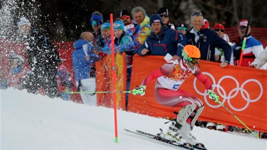 Sandro Viletta sorprende en la súper combinada