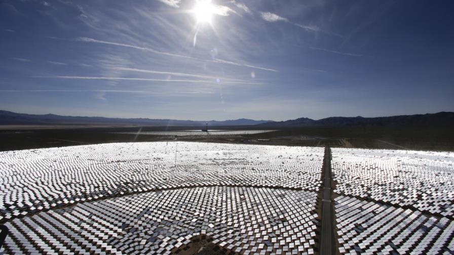 Inauguran una extensa planta solar en el suroeste de Estados Unidos