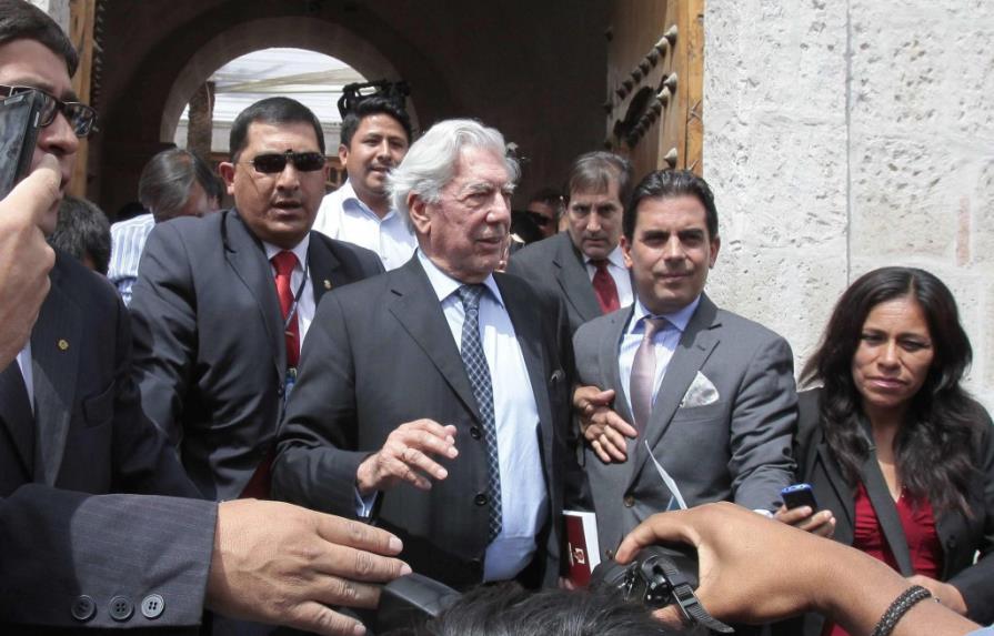 Mario Vargas Llosa inaugura en Arequipa una casa para sus amigos más entrañables