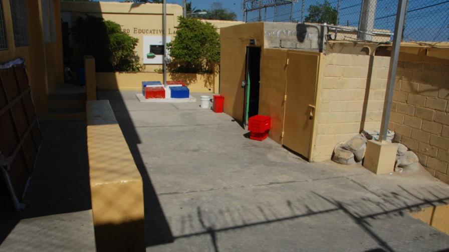 Escuela de Las Cañitas sin nada para la educación física