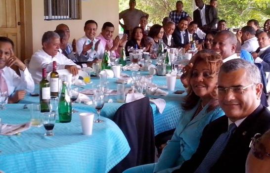 Diputados del PRD y PLD respaldan reelección de Abel Martínez