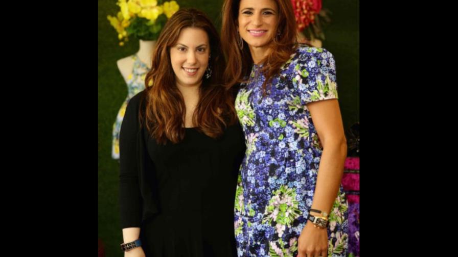 Il Prato viste con estampados de Mary Kantrantzou