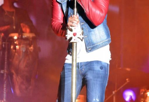 Romeo Santos puso a bailar a miles de santiagueros a ritmo de bachata Romeo Santos puso a bailar a miles de santiagueros a ritmo de bachata