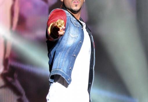 Romeo Santos puso a bailar a miles de santiagueros a ritmo de bachata Romeo Santos puso a bailar a miles de santiagueros a ritmo de bachata