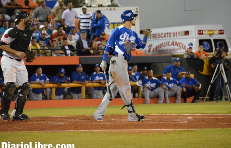 El Licey se sacude en San Francisco de Macorís, y coquetea con el visado a la final