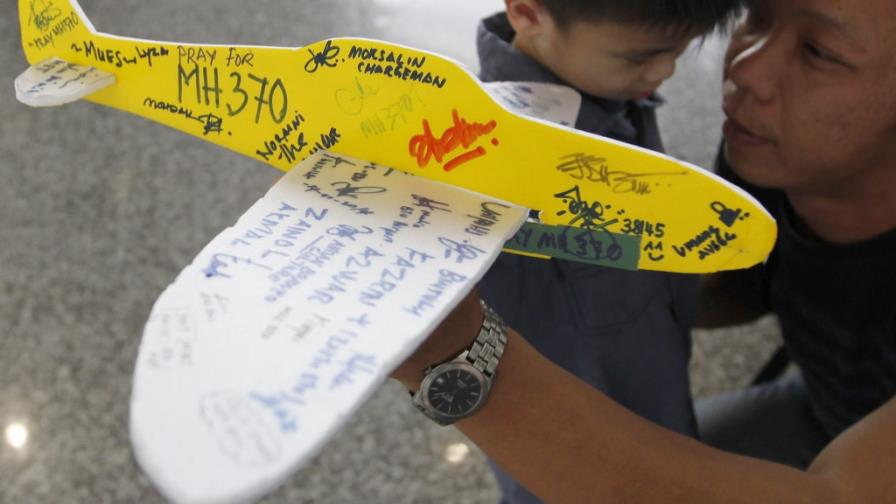 25 Países buscan al avión malasio y cobra fuerza la hipótesis del secuestro 25 Países buscan al avión malasio y cobra fuerza la hipótesis del secuestro