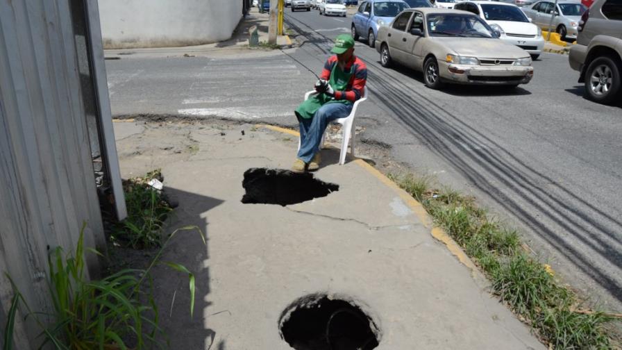 Los boquetes de la calle Euclides Morillo