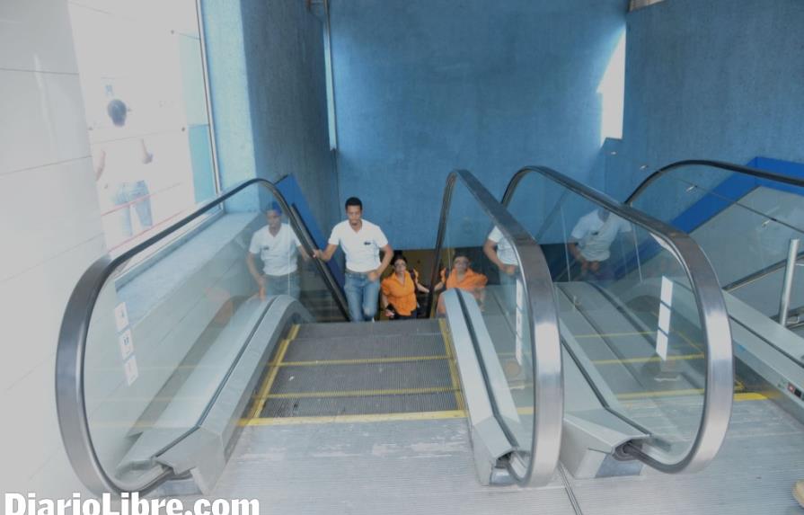 Ocho escaleras mecánicas y nueve ascensores del Metro, fuera de servicio