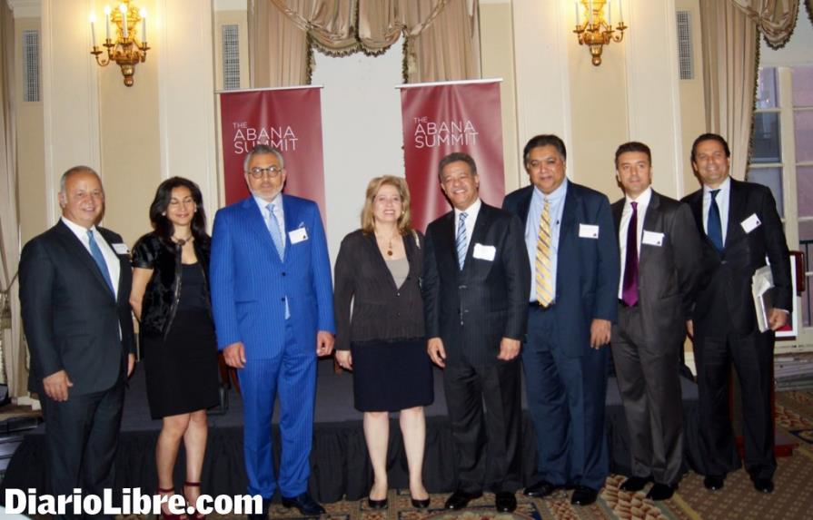 Leonel Fernández asiste a la cumbre banqueros árabes en Nueva York