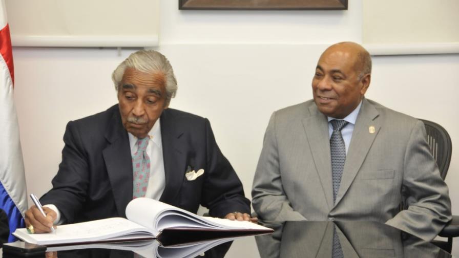 Charles Rangel califica como muy positiva la decisión del Tribunal Constitucional