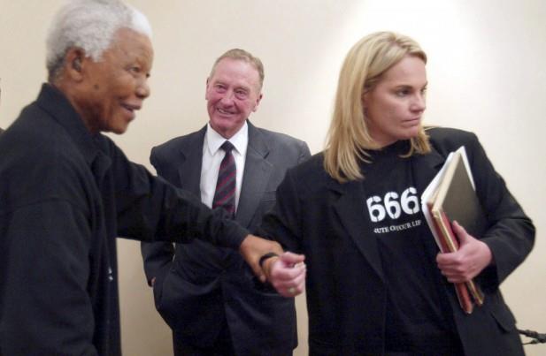 Secretaria de Mandela revela las humillaciones familiares que sufrió su viuda