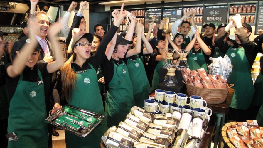 Starbucks aterriza en Colombia, tierra del café y cuna de Juan Valdez