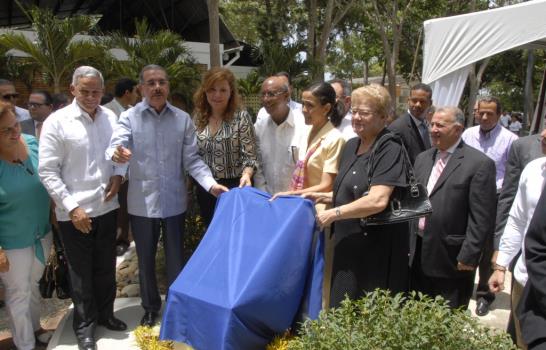 Universidad ISA inaugura Plazoleta Juan Bosch