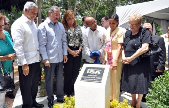 Universidad ISA inaugura Plazoleta Juan Bosch