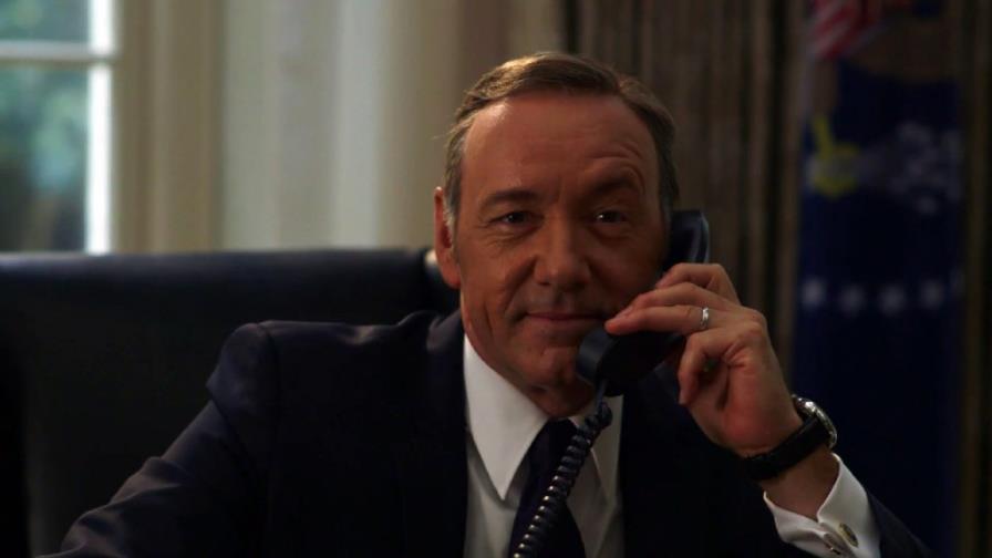 El Kevin Spacey de House of Cards trama algo para el cumpleaños de Clinton