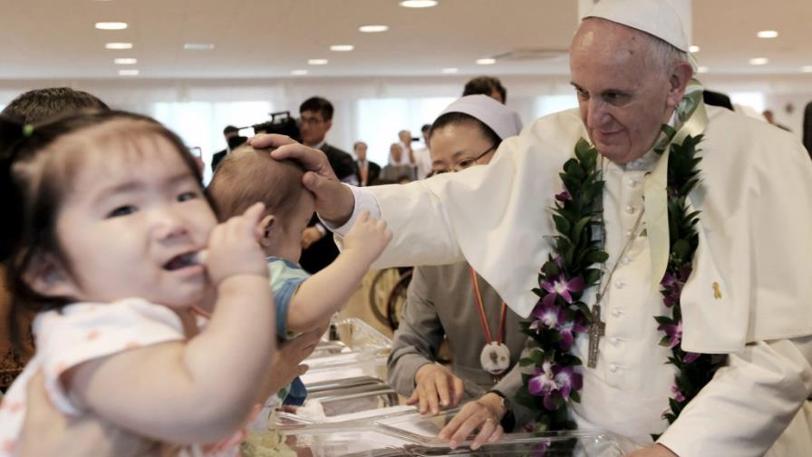 El papa critica la hipocresía de los religiosos que viven como ricos El papa critica la hipocresía de los religiosos que viven como ricos