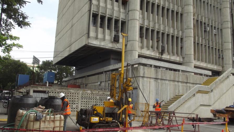 Evalúan la resistencia de edificios públicos Evalúan la resistencia de edificios públicos