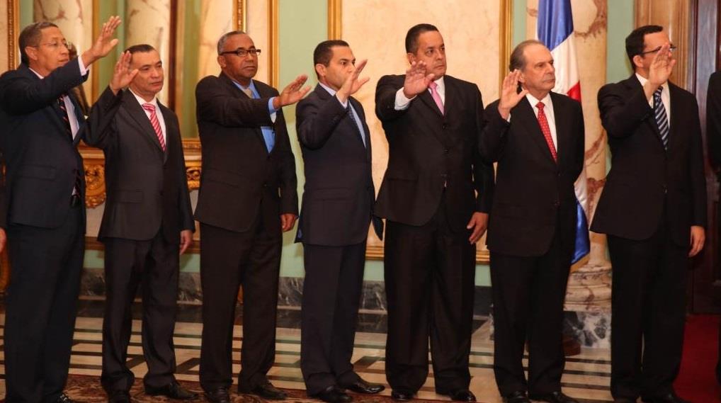 Danilo Medina juramenta 22 nuevos funcionarios