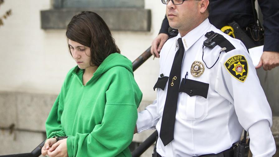 Mujer admite mató, impulsada por el diablo, 22 personas Mujer admite mató, impulsada por el diablo, 22 personas