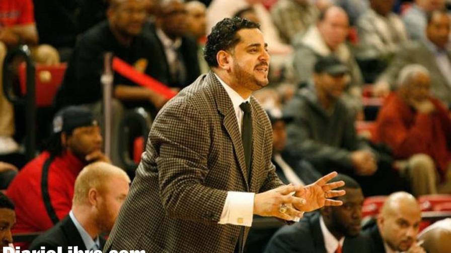 Orlando Antigua lleva a su hermano y a Rod Strickland de asistentes