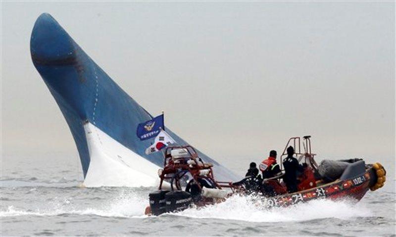 Sigue la búsqueda desesperada de casi 300 surcoreanos tras naufragio
