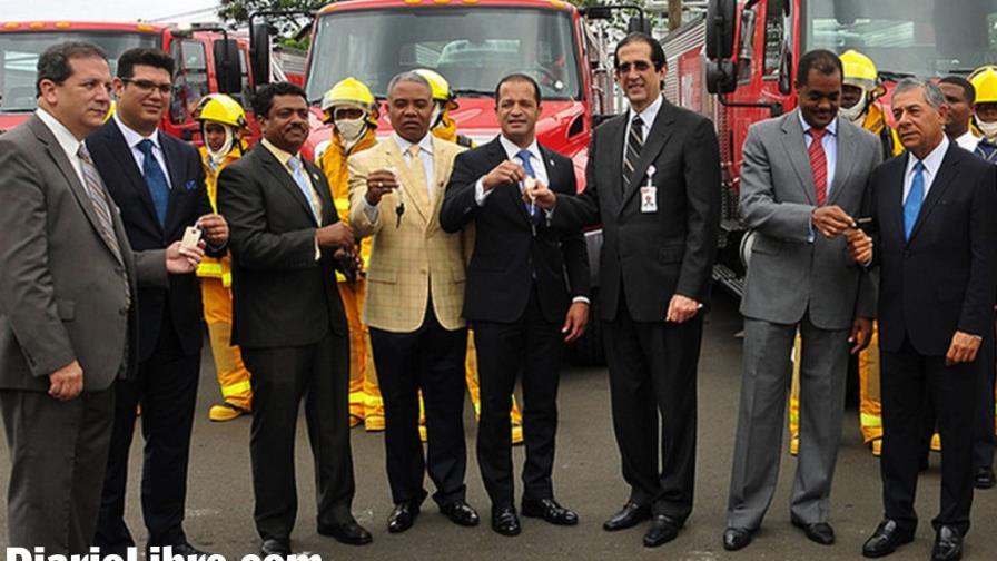 Entregan trece camiones de bomberos para el 9-1-1 Entregan trece camiones de bomberos para el 9-1-1