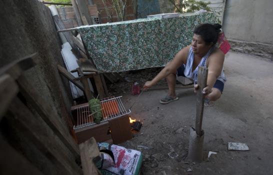 Indígenas van a las ciudades, terminan en favelas