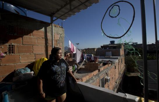 Indígenas van a las ciudades, terminan en favelas
