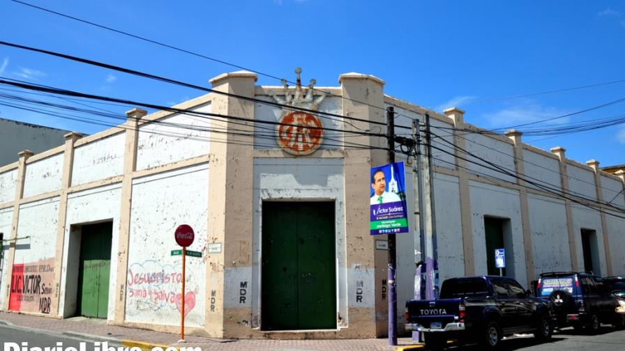 El local que albergó a la Tabacalera en Santiago está deteriorado