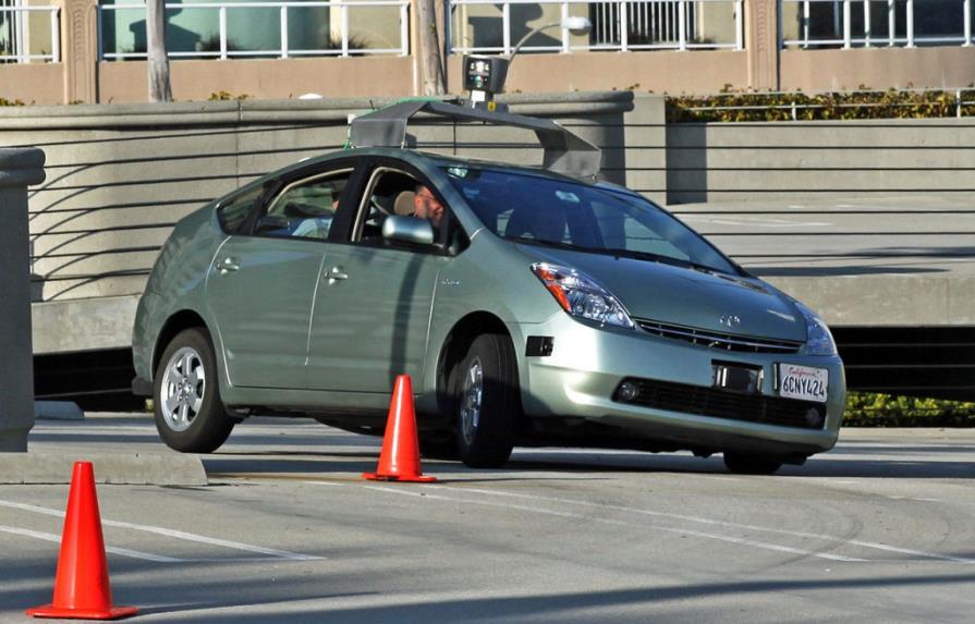California: autos sin conductor necesitan permiso