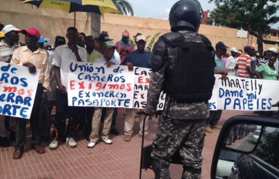 Aumentan seguridad en la embajada haitiana por marcha de cañeros