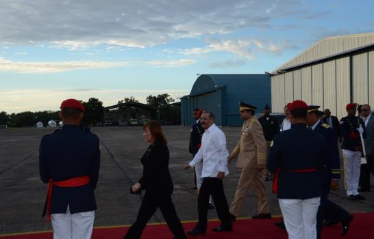 Danilo Medina viaja a Belice para participar en reunión del SICA