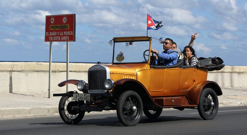 Alegría y esperanza: la reacción de los cubanos ante su nuevo futuro con EUUU