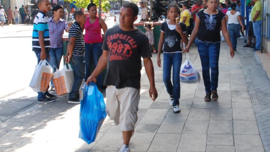 Crecimiento de economía de 4.1% en República Dominicana, con respaldo y rechazo de la gente