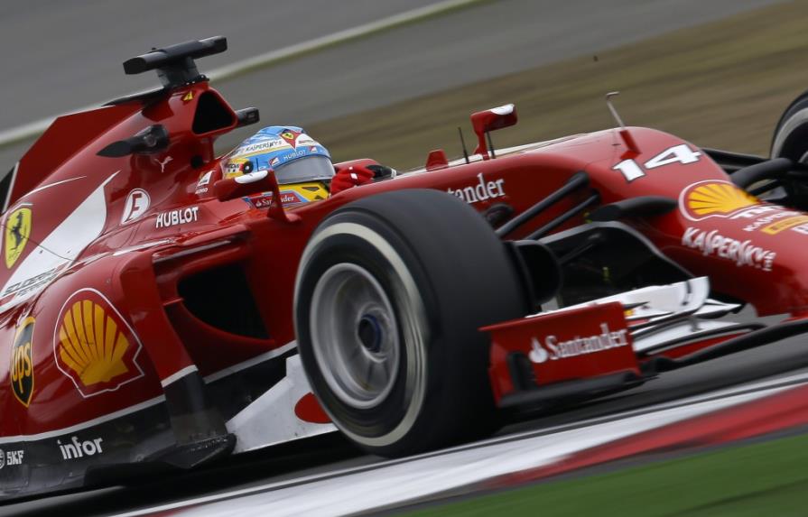 Alonso logra tiempo más veloz en práctica en China
