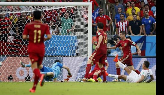 Chile avanza y elimina a España del Mundial