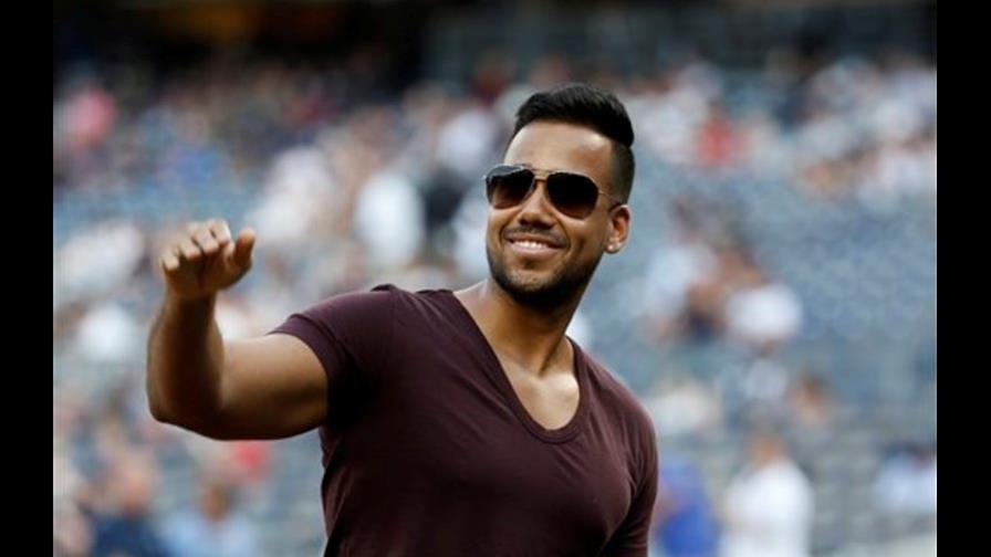 Romeo Santos y Enrique Iglesias arrasan en los Premios Juventud