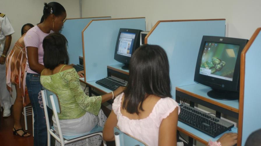 Cerca del 50% de la población dominicana usa las tecnologías de la información Cerca del 50% de la población dominicana usa las tecnologías de la información