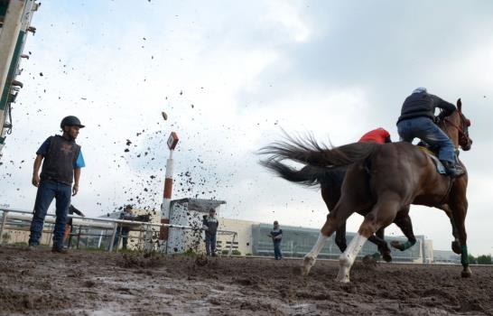 Jockeys en México sueñan con EEUU