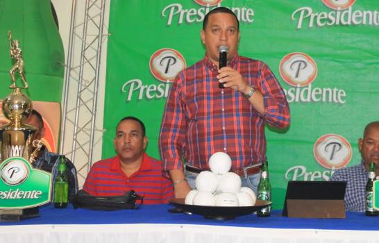 Cotuí anuncia torneo de softbol Presidente con 36 equipos