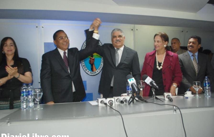Vargas Maldonado juramenta en el PRD a ex dirigentes del PDI