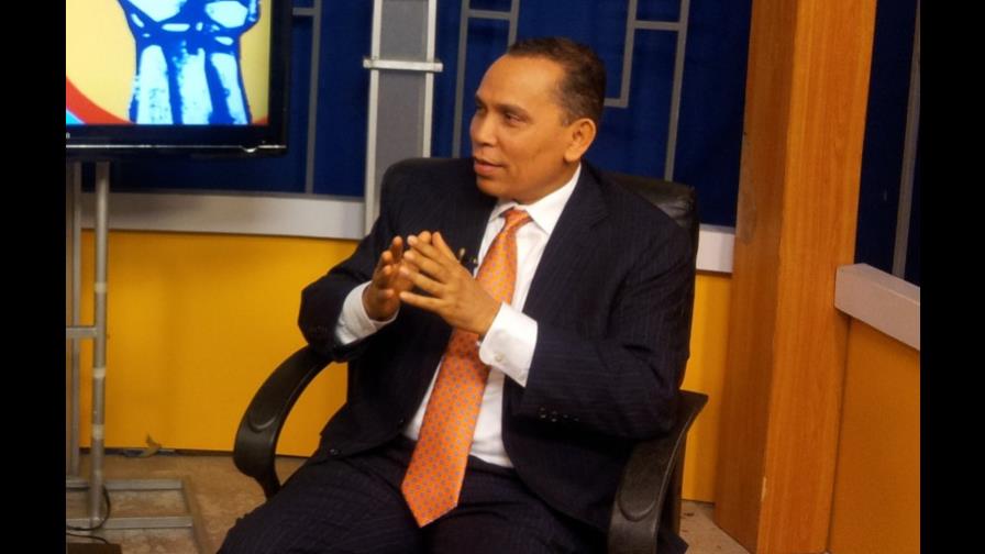 Radhamés Jiménez Peña cree que población debe pagar su seguridad