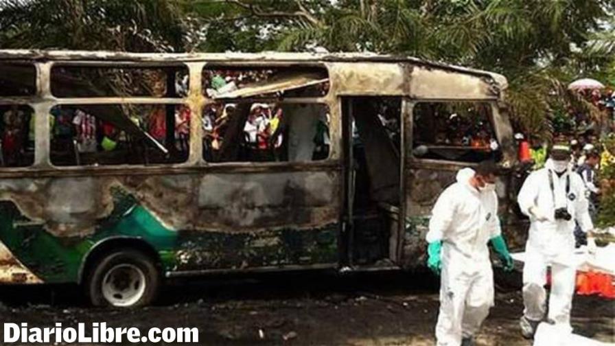 Mueren 32 niños en el incendio de un autobús