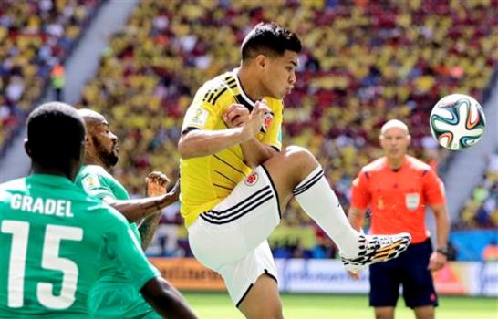 Colombia gana y tiene pie en octavos; venció 2-1 a Costa de Marfil
