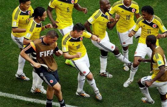 Colombia gana y tiene pie en octavos; venció 2-1 a Costa de Marfil
