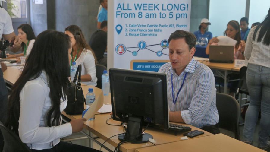 Mil jóvenes obtuvieron colocación en Feria de Empleos de Call Centers Mil jóvenes obtuvieron colocación en Feria de Empleos de Call Centers
